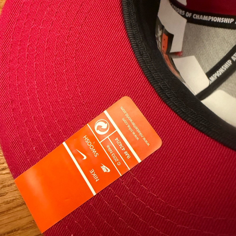 Nike Red and Orange Embroidered Cap - Picture 7 of 10